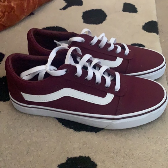 Vans - Picture 2 of 5